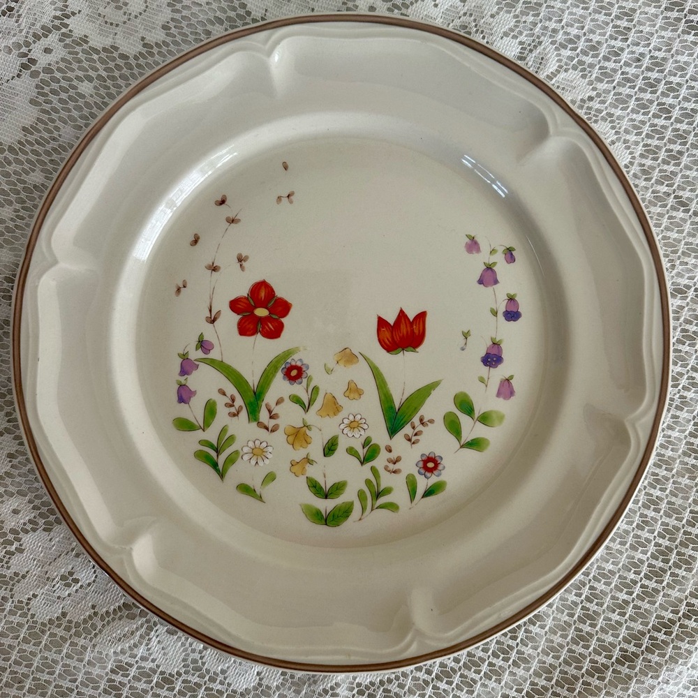 Floral Cream Dinner Plate with Multicolor Design